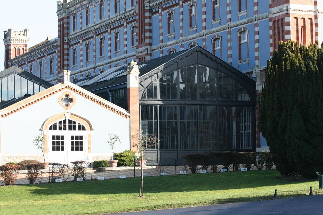 Les Suites Champenoises Tinqueux Exteriör bild